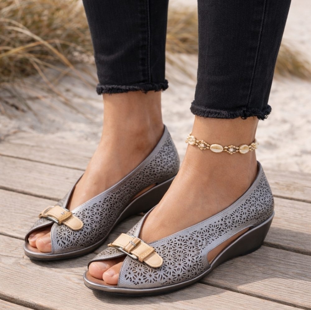Gentle Souls Lanner Coastal Boho Minimalist Metallic Peep Toe Wedge Sandal 8M